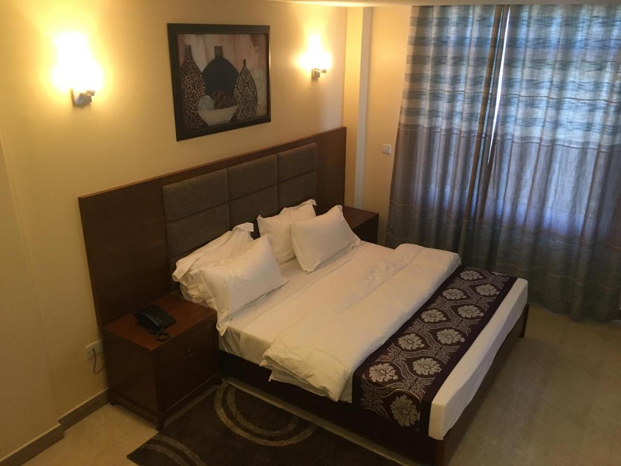 Imperial Hotel & Apartments Dar es Salaam Buitenkant foto