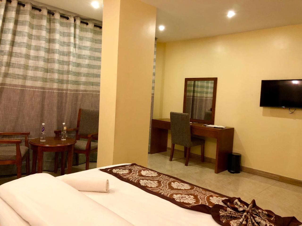 Imperial Hotel & Apartments Dar es Salaam Buitenkant foto