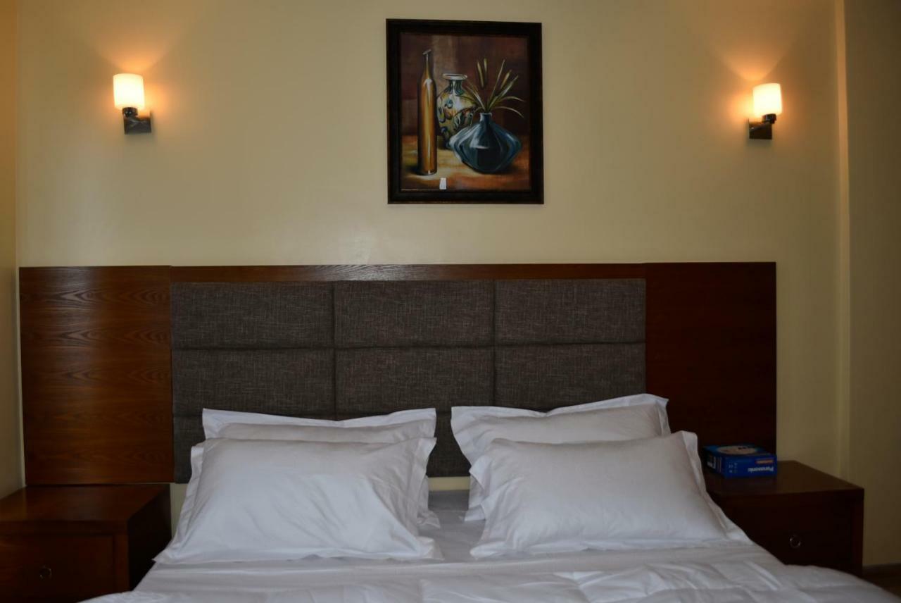 Imperial Hotel & Apartments Dar es Salaam Buitenkant foto